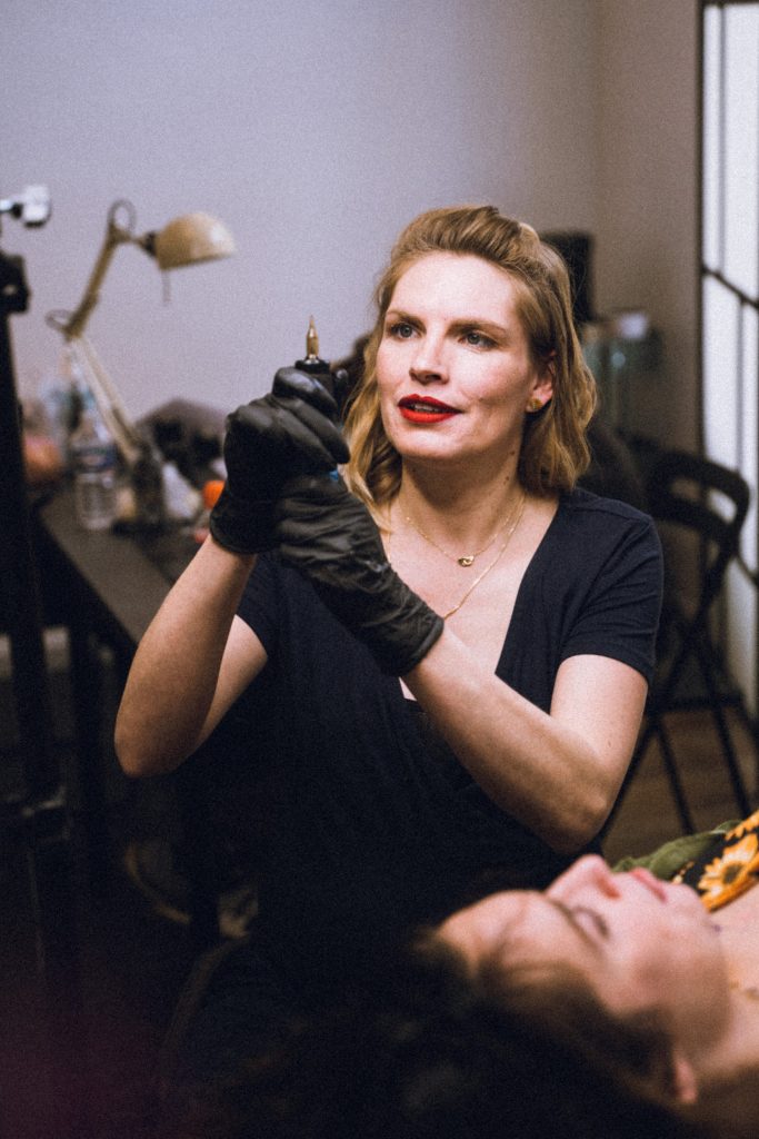 Artiste tatoueuse depuis 15 ans.